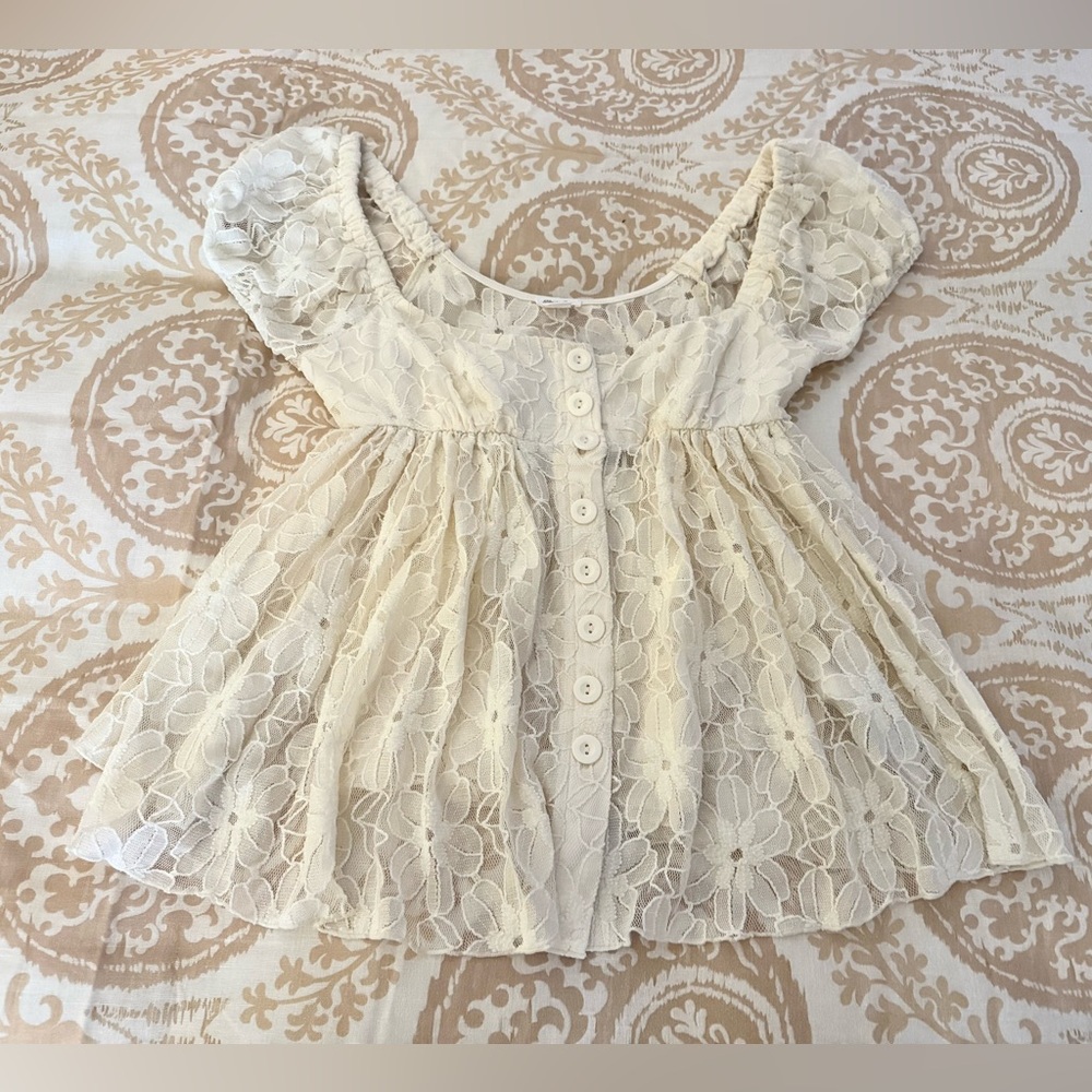 NWT KIMCHI BLUE CREAM LACE S/S EMPIRE WAIST TOP SIZE MEDIUM ORIG $59